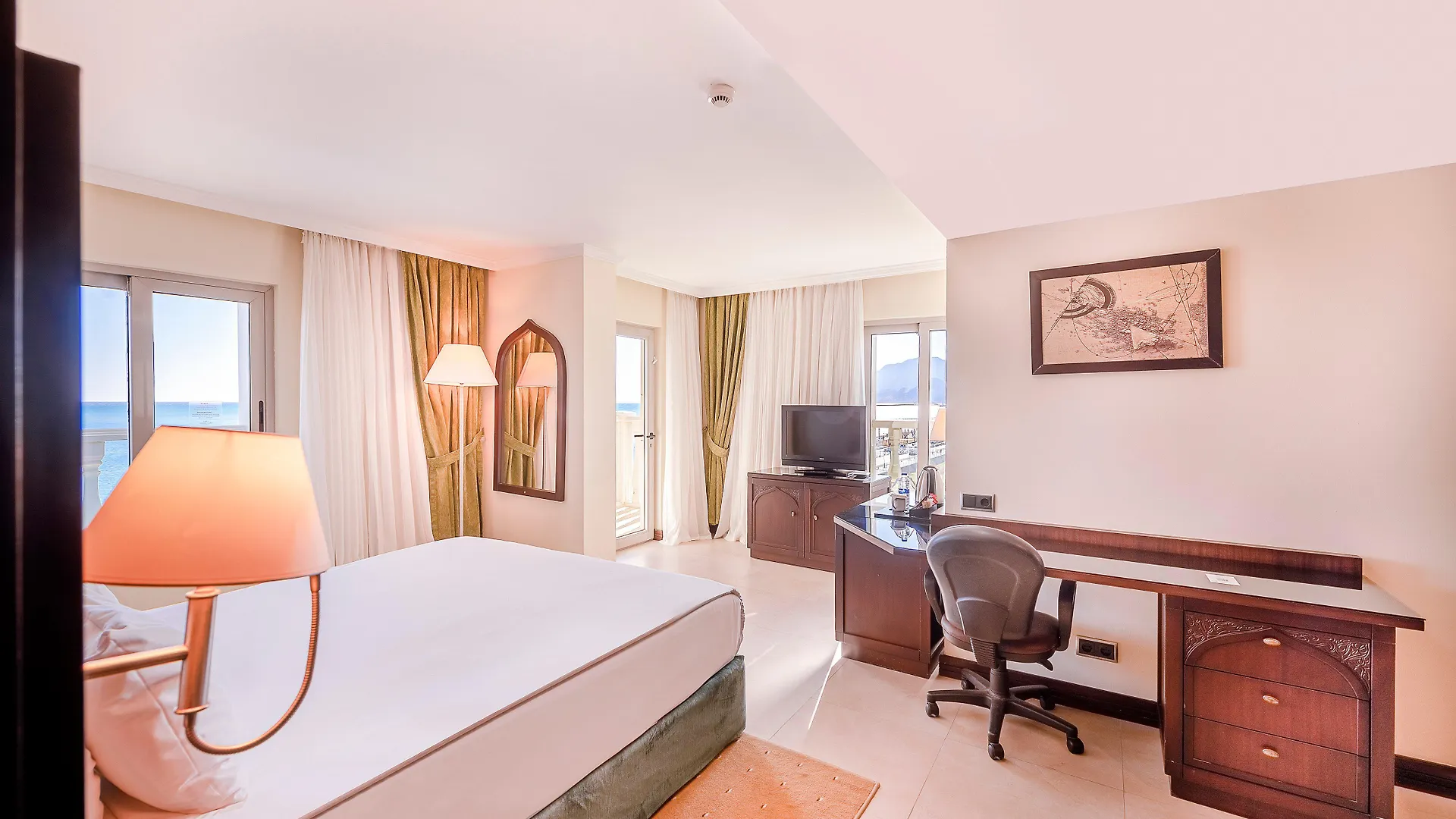 Hotel Crowne Plaza Antalya By Ihg
