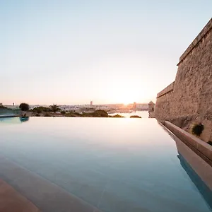 https://phoenicia.hotelssaintjulians.com