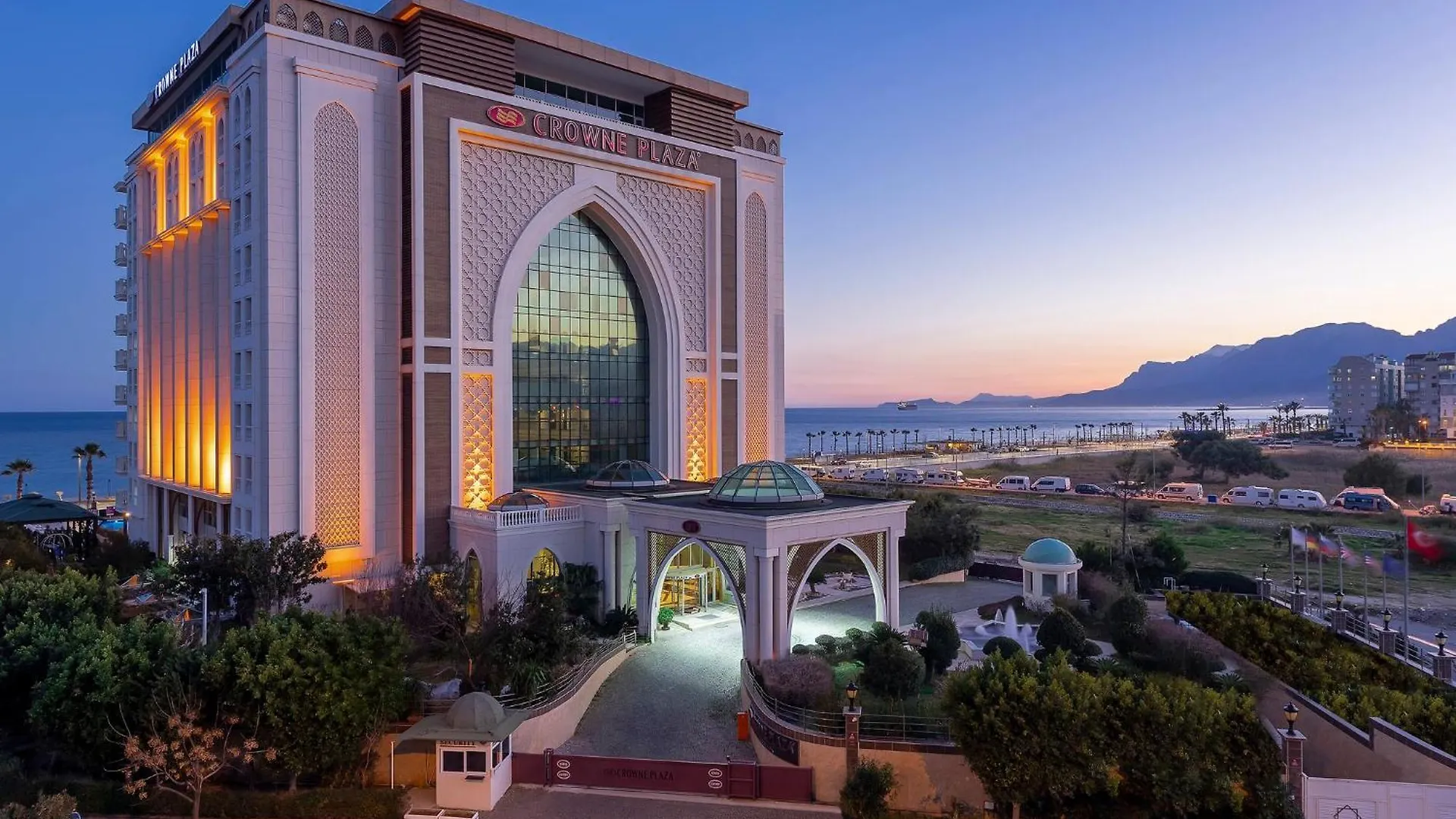 Hotel Crowne Plaza Antalya By Ihg 5*,